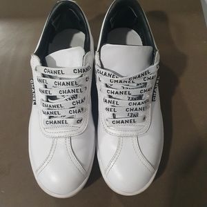 chanel flat sneakers